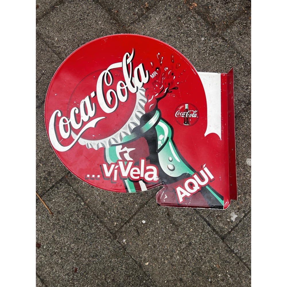 VINTAGE Spanish Coca Cola Bottle Flange SIGN AQUI VIVELA Button Metal bottle cap